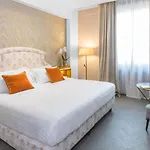 فندق Singer Palace 5*