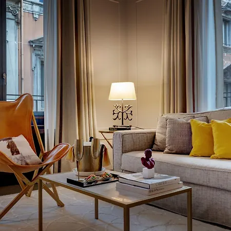 Singer Palace Rome