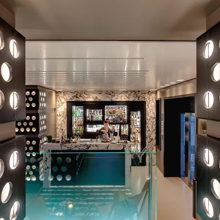 Singer Palace Hotell